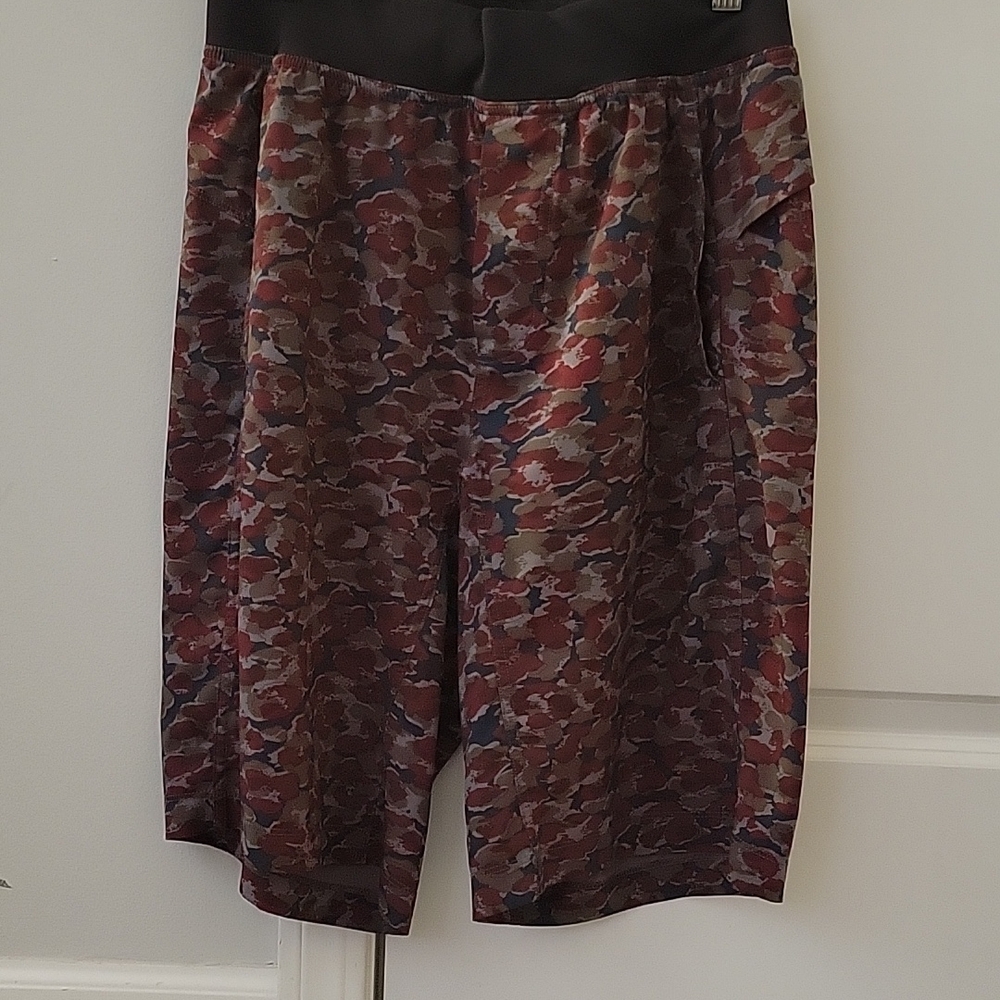 Men's Lululemon Shorts, Size S. Great condition!